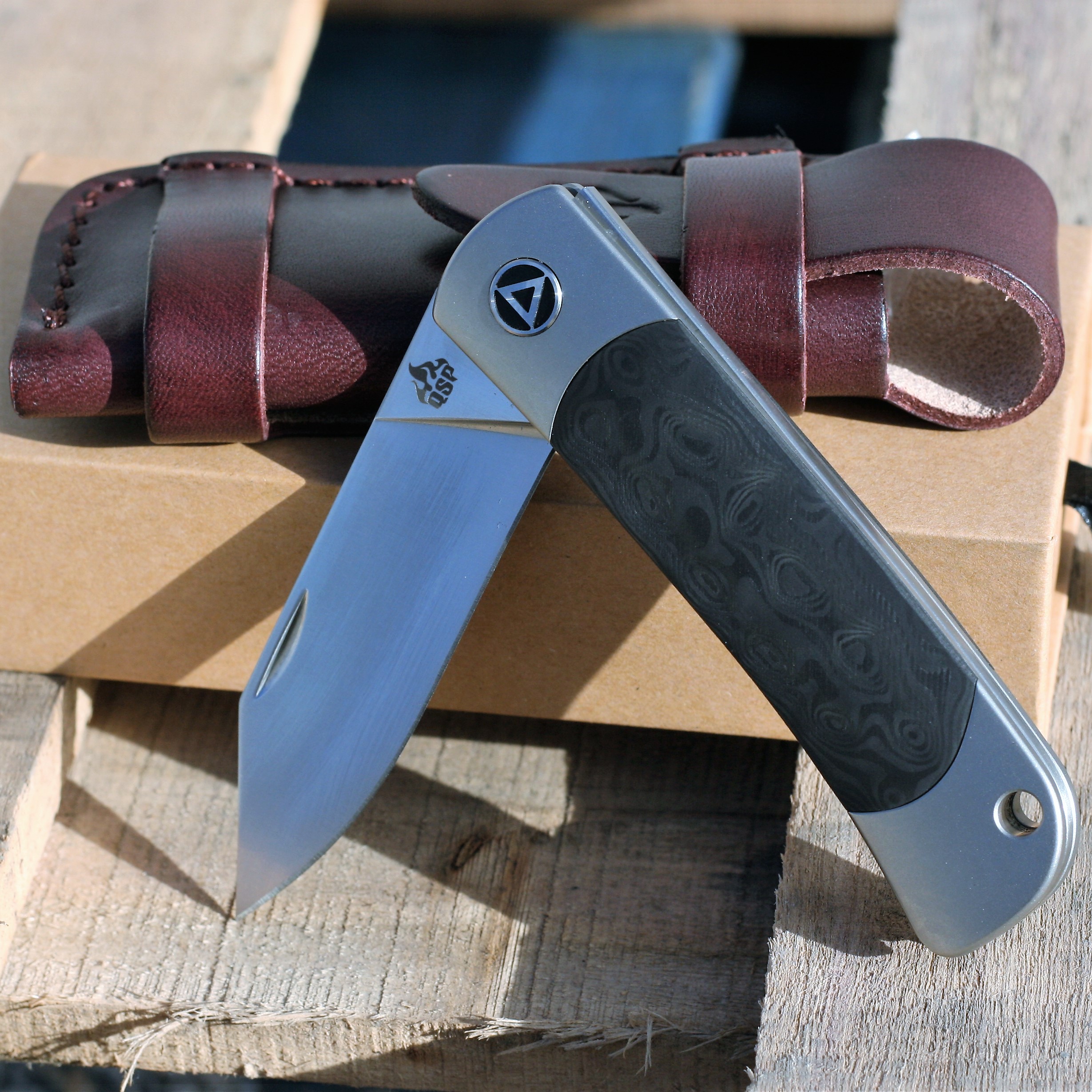 QSP Falcon Slip Joint Knife Titanium/Carbon Fibre 3" CPM S35VN, satin finish Blade. Comes W/ Premium Leather Sheath - UK FRIENDLY CARRY KNIFE