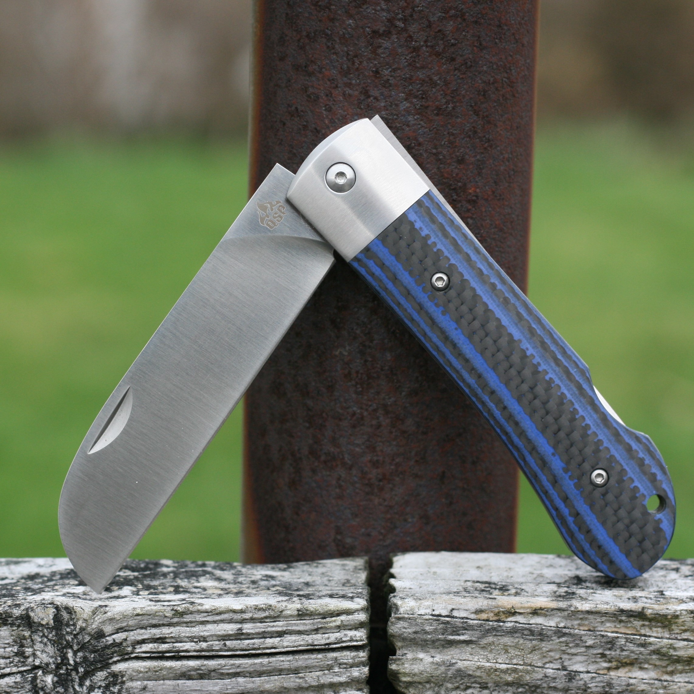 IMG_1918 (2) QSP Knives Worker Folding Knife 3.5" N690 Satin Sheepsfoot Blade, Blue G10/Carbon Fiber Handles with Stainless Steel Bolsters - QS128-D - Image 1
