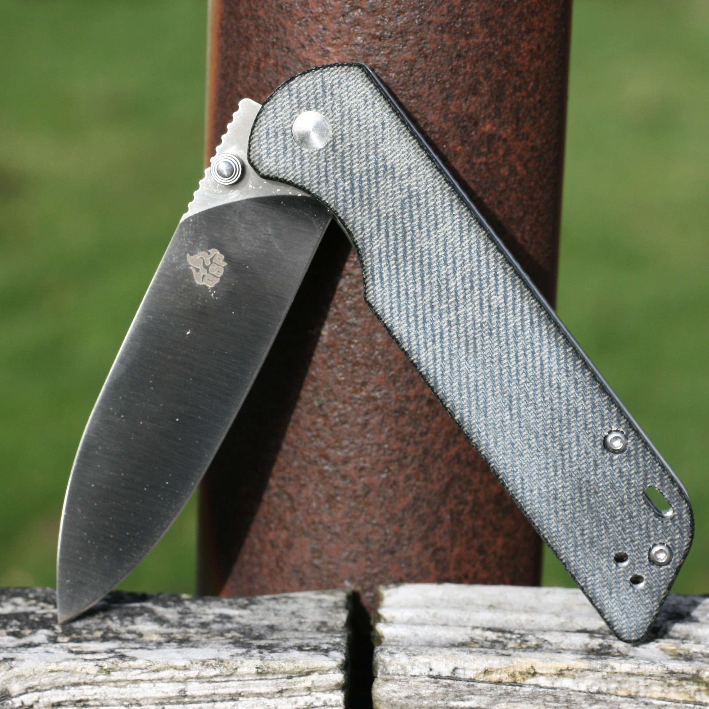 QSP EDC Folding Pocket Knfe, D2 Blade, 4" G10 handle, Left and Right Handed Thumb Stub Opening, Smooth Liner Lock with Copper Washes, QSP Parrot (denim micarta)