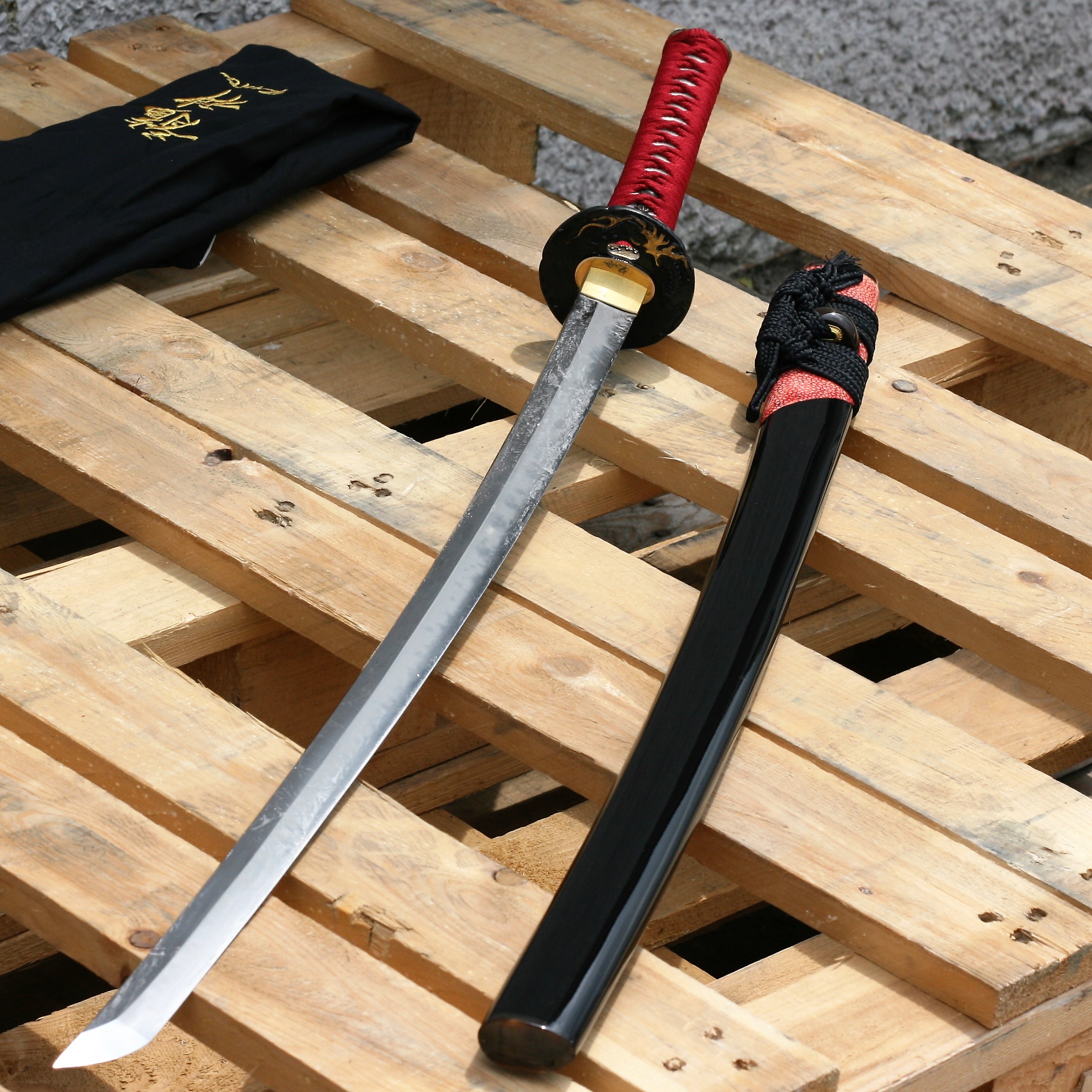 IMG_5542 (2) Ryujin Dragon Katana 27 1/2″ T10 Carbon Steel Maru real tamper/Shinogi Zukuri blade - Scabbard w/ Real Ray Skin Top Section - - Image 1